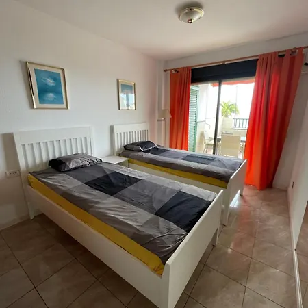 1st Line Sea View - Plaza&pool Apartament